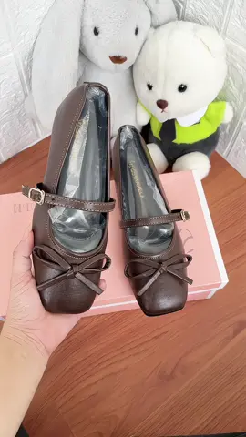 Giày bệt niw xinh xỉu lắm ý .đẹp 10 điểm không có nhưng#giay #giaydep #giaydepnu #giaydepxinh #xuhuong 