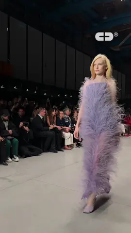We hit up @Stella McCartney SS26 yesterday - here’s what you missed  #fashiontiktok #stellamccartney #Runway #alexconsani #ameliagray 