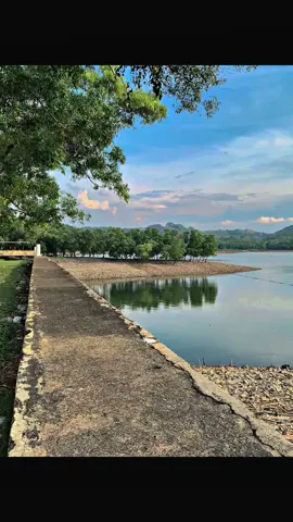 Tanggul ubrug Jatiluhur Purwakarta rekomendasi buat nongkrong 🫵 #purwakarta #purwakarta_istimewa #pesonapurwakarta #tanggulubrugjatiluhur #fyppppppppppppppppppppppp 