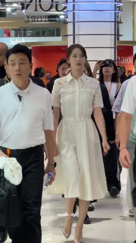 ออนนี่เดินหรือลอยมา สวยมาก #YOONAxSULWHASOO  #ยุนอา #YoonA #윤아