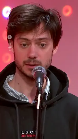@Félix Radu était l’invité de Vivacité pour interpréter son titre « Je voudrais tomber amoureux »  Un moment fort comme lui seul peut nous offrir ❤️ #rtbf #felixradu #vivacite #le89 