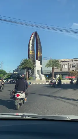 Download aja kalo mau dibikin story 🥰 #mentahan #bahanstory #nyetirmobil #gresik #surabaya 