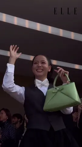 She’s stunning  #JISOO #JICHU #KIMJISOO #JISOOxDiorSS26 #DiorSS26 #PFW #DIOR