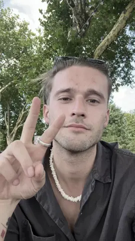 ✌🏼