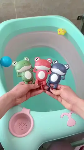 🦆💦 Hora do banho nunca mais será a mesma! Os Brinquedos de Banho para Bebês tornam o momento ainda mais divertido e alegre: ✅ Flutuam e espirram água 🚿 ✅ Coloridos e seguros para bebês 👶 ✅ Estimulam a imaginação e coordenação motora 🌈 ✅ Diversão garantida para meninos e meninas 💕 🌟 Transforme o banho em um momento de alegria todos os dias! 👉 Gostou? Comenta 