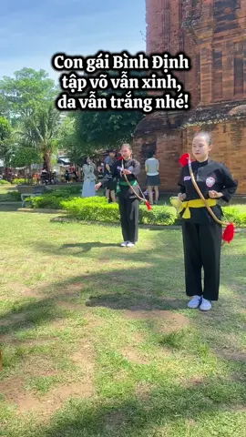 Xem biễu diễn võ cổ truyền Bình Định ở Tháp Đôi - Quy Nhơn #tienoquynhon #dulichquynhon #vocotruyenbinhdinh 