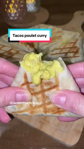 Tacos poulet curry Ingrédients :  - oignon - ail - escalopes de poulet  - sel, poivre, paprika, curry - crème liquide  - fromage hamburger  #tacos #taquitos #poulet #chicken #recette #recettefacile #recetterapide #fromage #cheesetok #cuisine #Recipe #homemade #housewife #faitmaison #fyp #foryoupage❤️❤️ #viral #hack #pourtoi #curry 