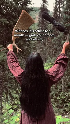 It’s the season of the witch, grab your broom and let’s fly  #witchtok #firstofthemonth #octobermood #broom #spookyseason 