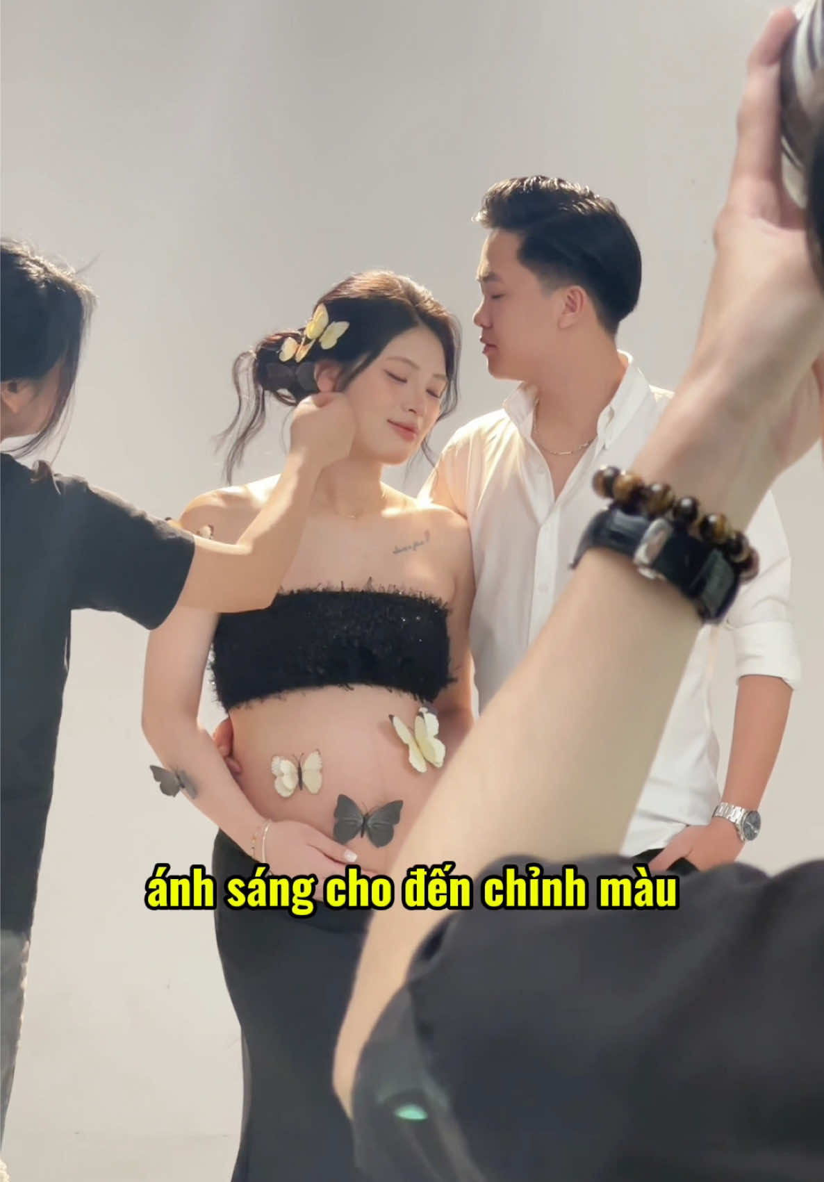 Xem hết video là có thưởng nha💋💋💋#chupanhstudio #chupanhdep #chupanhbau #BầuVuiVẻ #fyp #minhtristudio #chupanhgiadinh #HànhTrìnhMangThai #chupanhbauhanoi #MẹBầuXinh #chupbaustudio #chupanhnghethuat 