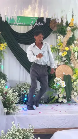 Chú đủ độ rềnh rồi 