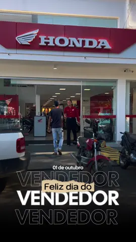 ✨ Feliz Dia do Vendedor! ✨ Hoje é dia de celebrar todos nós que transformamos desafios em oportunidades e sonhos em conquistas. Ser vendedor é acreditar no “sim” mesmo depois de ouvir muitos “nãos”. É ter coragem, resiliência e paixão pelo que fazemos. Que cada meta seja vista como um degrau, e cada cliente como uma nova chance de fazer a diferença. Sigamos firmes, com garra, entusiasmo e a certeza de que o sucesso é construído todos os dias, passo a passo. 🚀 Vamos juntos, porque vender é acreditar!