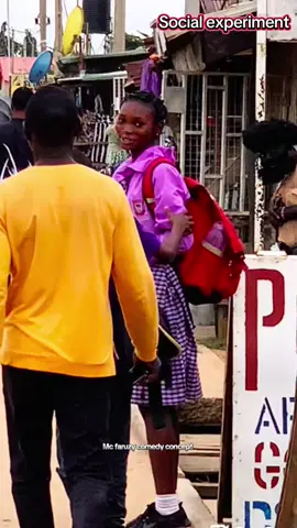 Social experiment #socialexperiment #fypシ゚ #fyp #madman #morelovetothestreet #Love #streetfood #streetfood #viral #trend #prank #prankvideo #duet 