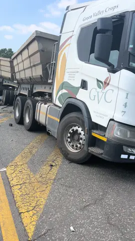 #badcollision #zanekingcobra #jmltowing #trukersSA #viral 