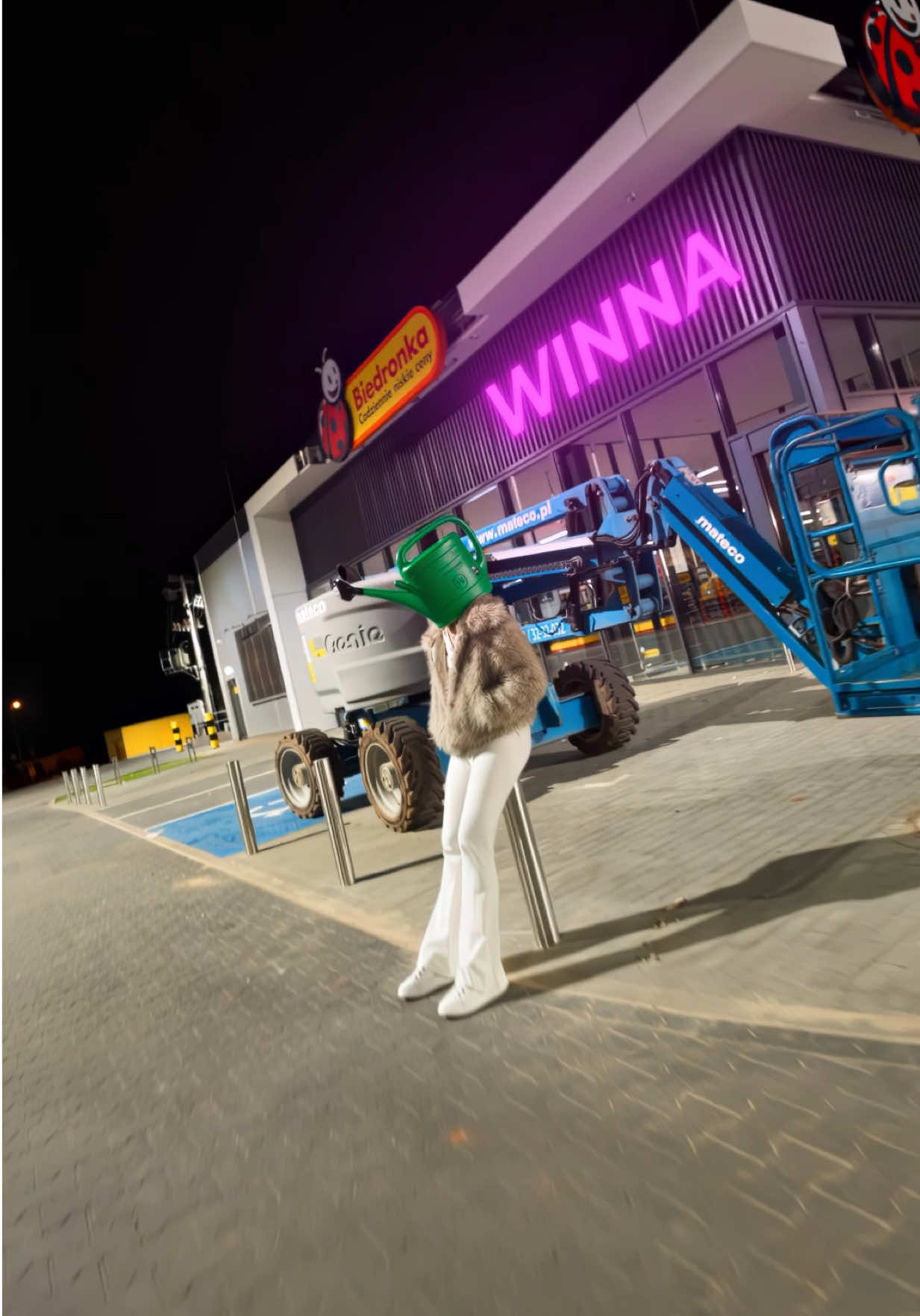 ona TEMU winna … #bungee 