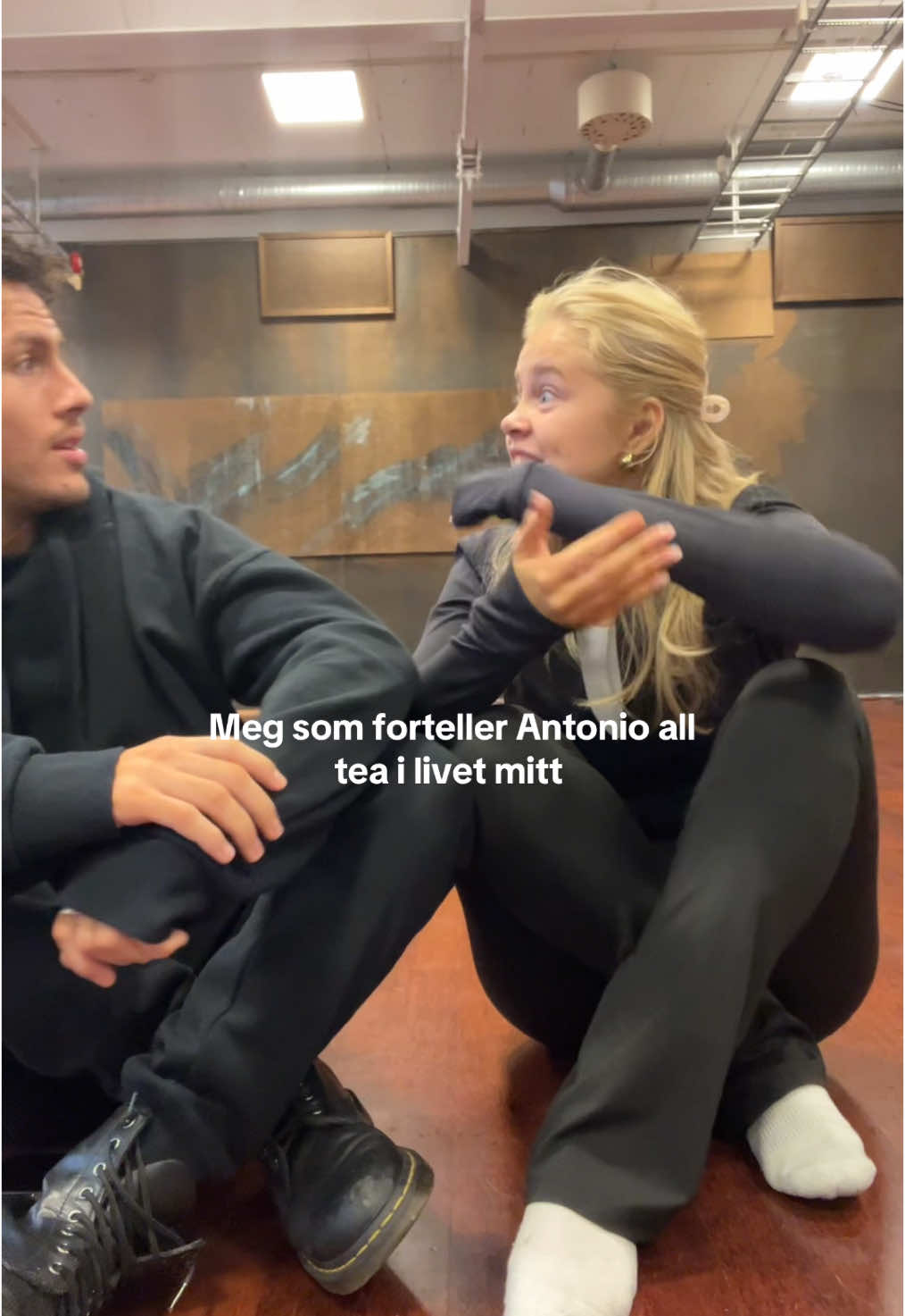 Han får vite alt 😂 @Antonio Careri #skalvidanse #skalvidanse2025 #skalvidansesesong20 #2025 #tv2 #taletorjussen #antonio #taleogantonio #tea #drama #gossip #bestie 