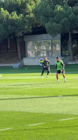 Kerem Aktürkoğlu Nice karşılaşmasına hazırlanıyor! #Fenerbahçe #neizlesem #sporgünlükleri #futbolunkalbi #sporhaberleri 
