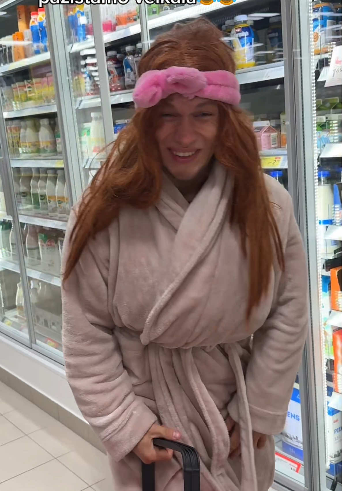 Viena no bērnības spilgtākajām atmiņām veikalos- ilgā gaidīšana, kamēr vecāki aprunāsies 😂😂😂 @Rimi Latvija www.rimi.lv/e-veikals #gudraizvele #sadarbiba 