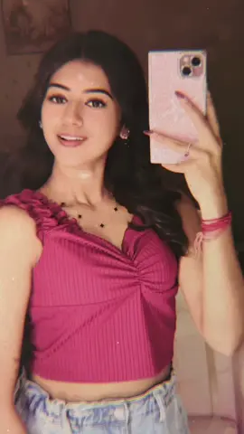 Poochendu thandhenae naanum indru kaadhal kondu 🤎