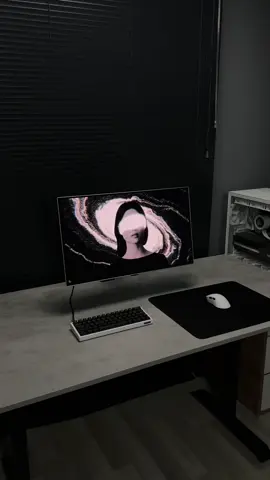 W? | #techtok #Tech #setup #computer #battlestation 