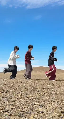Xin lỗi mấy đứa nhưng mama mắc cười quá🤡 #chenyiheng_陈奕恒 #zuoqihan_左奇函 #zhangguiyuan_张桂源 #yangbowen_杨博文 #tffamily_4th_generation 