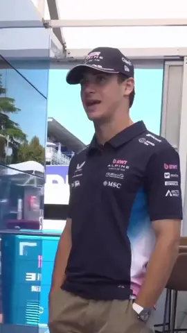 QUÉ ES EL DIVEBOMB? 🤨 El año pasado en el GP de Singapur, Franco realizó una de las largadas más importantes en su carrera de Fórmula 1 con una maniobra conocida como Divebomb, acá te cuento que es!  😏 Volverá a hacerlo este fin de semana? Te leo! ______ #F1 #Colapinto #SingaporeGP #Singapur #FrancoColapinto