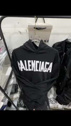 Hoodie Balen hoạ tiết wash rách, mặc lênn mới biết đẹp như nào 😁  3.x.x/k‼️
