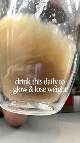the easiest weight loss drink ever 🌱 Flax + 🍯 Honey + 💧 Hot water = glow + slim naturally ✨ I lost 1 ½ lbs in a week just by drinking this every morning & no other changes  👉 Follow for more beauty + wellness hacks that actually work! Flax seeds aren’t just great for digestion and weight support — they’re also a secret glow food ✨ Here are the glowy skincare + beauty benefits: 🌱 Rich in Omega-3 fatty acids → calms inflammation, helps keep skin plump and bouncy. 🌱 High in lignans (antioxidants) → fights free radicals that speed up aging. 🌱 Supports collagen production → smoother, firmer skin over time. 🌱 Hydration from within → improves skin barrier, reducing dryness and flakiness. 🌱 Balances hormones → can reduce breakouts linked to hormonal fluctuations. Basically: flax = lit-from-within glow + smoother skin ✨ #WeightLossDrink #WellnessTips #GlowingAt44