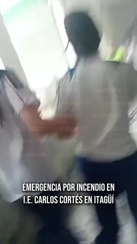 Un incendio se registró en la tienda escolar de la I.E Carlos Enrique Cortés, ubicada en el barrio La Aldea, Itagüí, en la mañana de este miércoles 1 de octubre. Las llamas habrían sido originadas por una fritadora eléctrica. Varios estudiantes resultaron afectados por la inhalación de humo y fueron atentidos por los Bomberos de Itagüí