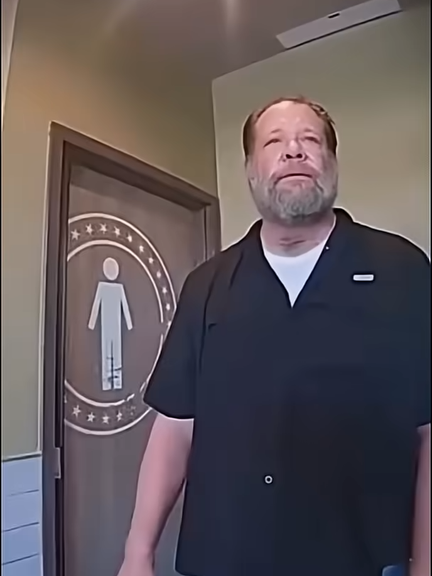 Suspect use the woman bathroom😲#shorts #police #cops