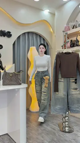 #xuhuongtiktok #trending #thoitrangnu #xuhuong #moingaymotoutfit 
