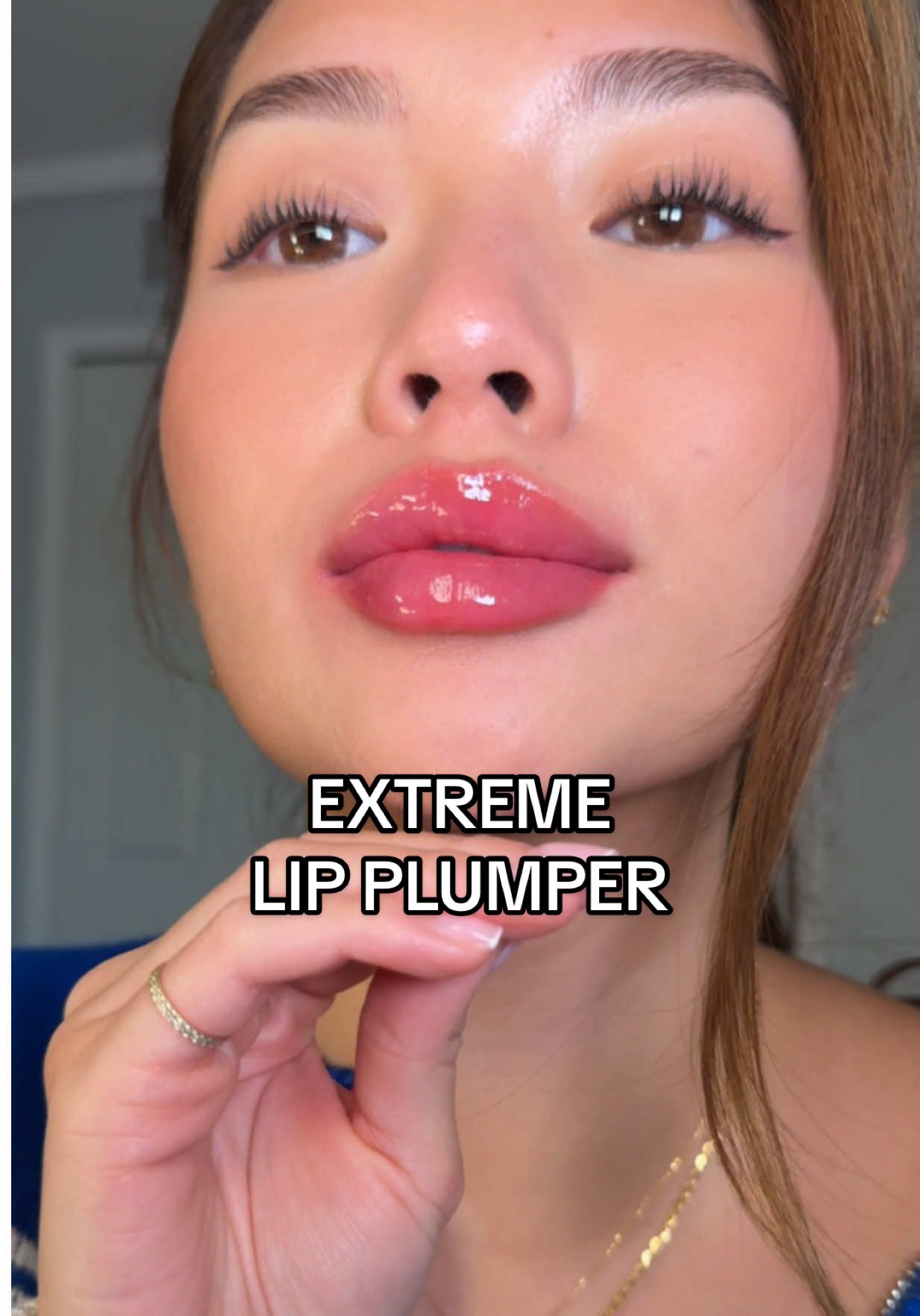 trying the @VT Cosmetics US reedle shot lip plumper in expert level 🫦🥵 this is truly the definition of “beauty is pain” 😭 **not sponsored  #lipplumper #lips #lipgloss #viralmakeup #makeup