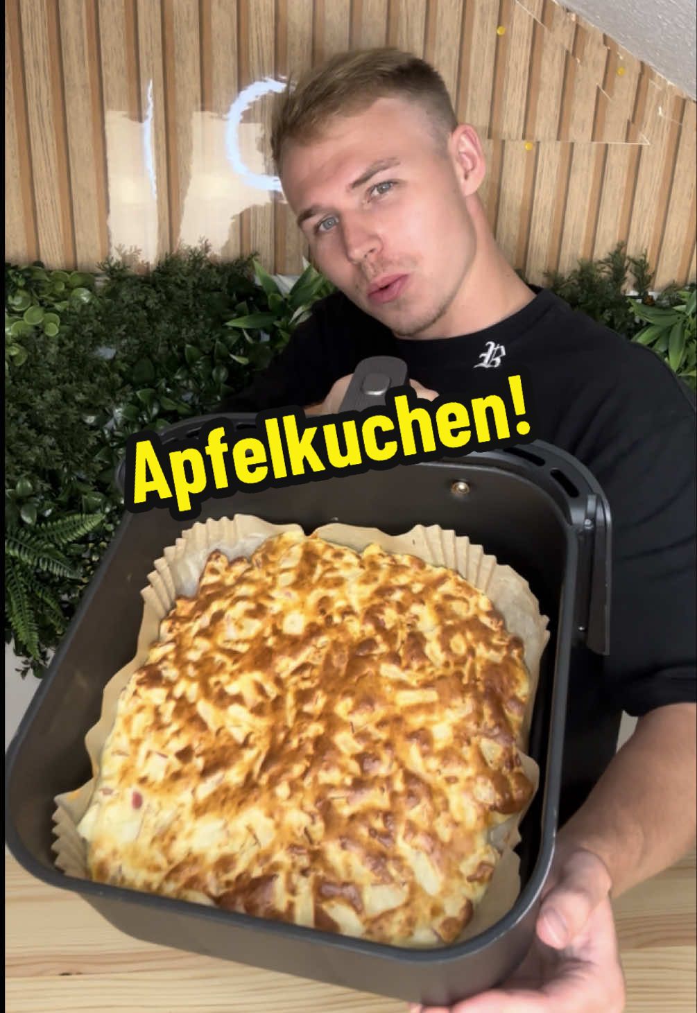 Apfelkuchen Rezept aus dem Airfryer!😍 schnell & einfach! #airfryer #rezept #apfelkuchen  Zutaten: -2 Äpfel -200g Mehl -2 Eier -250g Magerquark -2 EL Zucker -8g Backpulver -Puderzucker