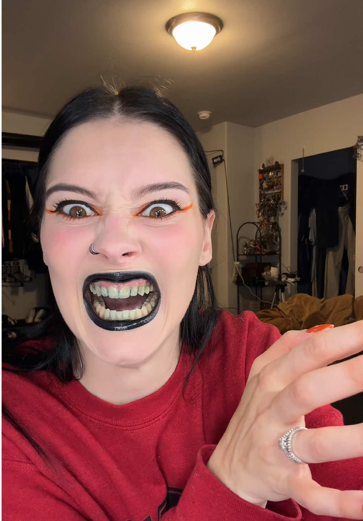 BLACK LIP TINT!!!😅🖤 @sushyglowcosmetics🧚🏻‍♀️🍄 yall have changed my life with these!! #31daysofhalloween #mysteryjewlerygirl #alttiktok #halloween #fypシ゚viral 