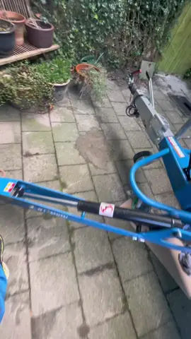 🚧Folg mir gerne für mehr @arbeiterfails 🚧 - #baustelle #fusch #rohbau #arbeiten #strom 