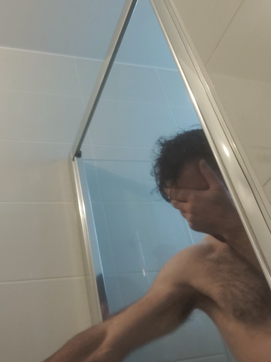 Quand tu te rencontre que tu as oublié ta serviette... #humour #douche 