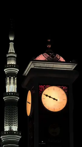 إذا اشتدت بك الكروب وضاقت بك الحِيَل فلا سبيل إلا قرع باب الملك الذي بيده مقاليد كل شيء، والقيام بين يديه ومناجاته في جُنْح الليل، ومَنْ ذاقَ عَرَف🌹🤍 #عبدالمحسن_القاسم#اكسبلور#foryou#fyp#foryoupage