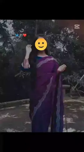 হাসির পেছনে কান্না,,,রাগের পেছনে ভালোবাসা... :) আর চুপ থাকার পেছনের কারণ খুব কম মানুষই বুঝে...🙂
