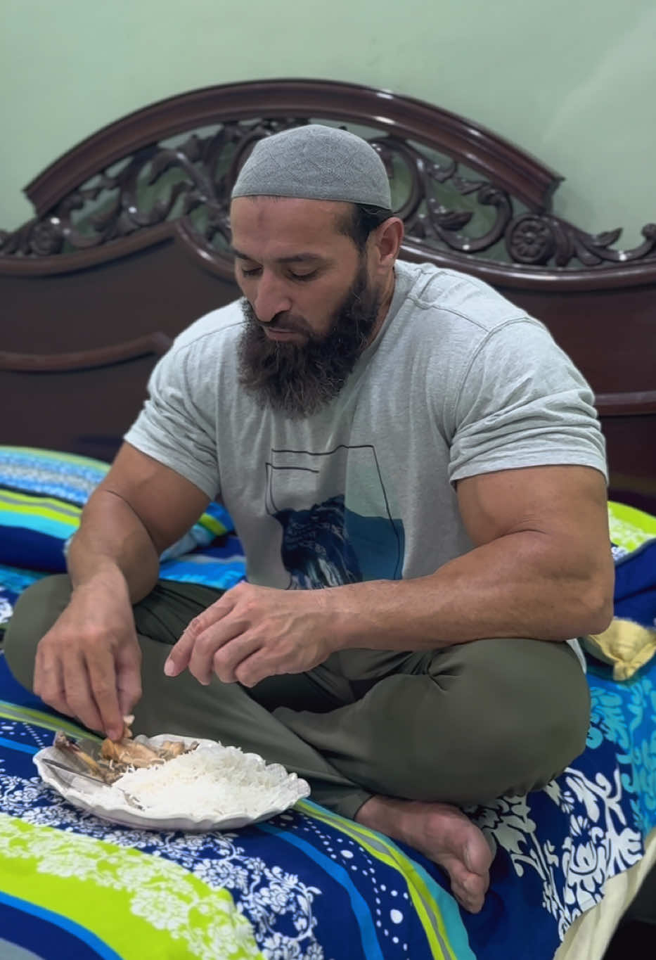 BOILED CHICKEN PIECE WITH RICE 🖤🔥 #foryouu #foryoupage #bodybuilding #inspiration #shahidkhanfitnes💪💪💪💪💪💪💪💪💪 