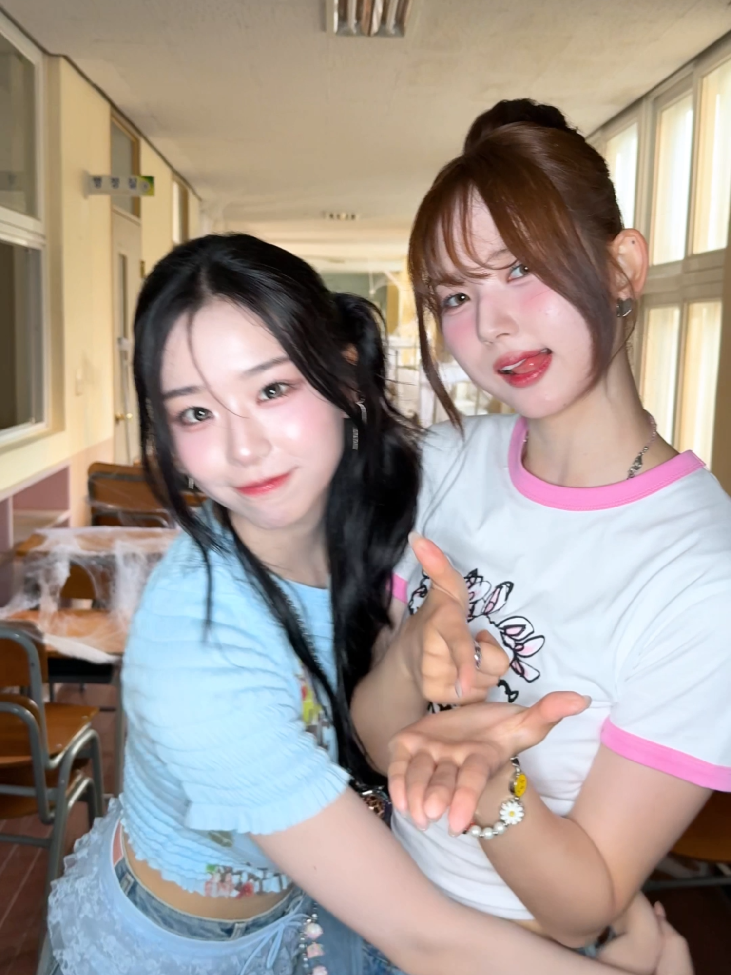 ぎゅっ〜〜🤍 #tripleS #트리플에스 #トリプルS #トリプルエス #トエス #tripleS_Hatchi #tripleS_Password #JiWoo #지우 #ジウ #ChaeYeon #채연 #チェヨン