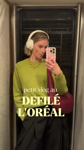 Si reconnaissante d’avoir été invitée par l’agence WOO, milles merci ✨❤️ @L’Oréal Paris (invitation) #defile #lorealparis #fashionweek 