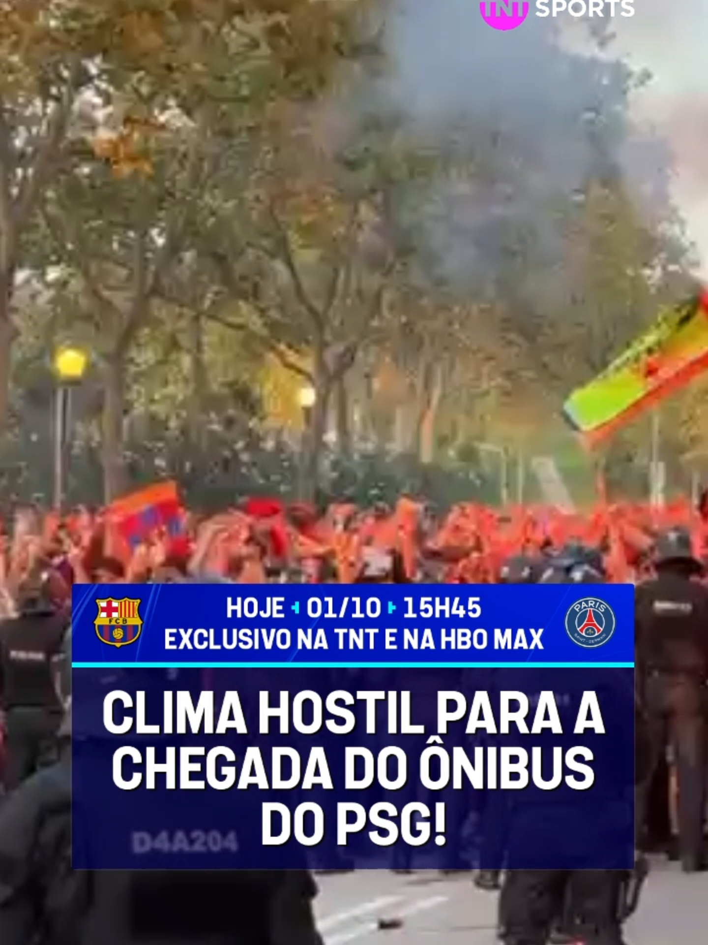 OS DONOS DA CASA CHEGARAM! 🔵🔴 O time do Barcelona já chegou no palco do duelo contra o PSG daqui a pouco. Quem será que leva a melhor? 🔥 Assista a esse jogaço AO VIVO e EXCLUSIVO na @tntbrasil e na @hbomaxbr. #CasaDaChampions #HBOMax #tiktokSports #SportsNews