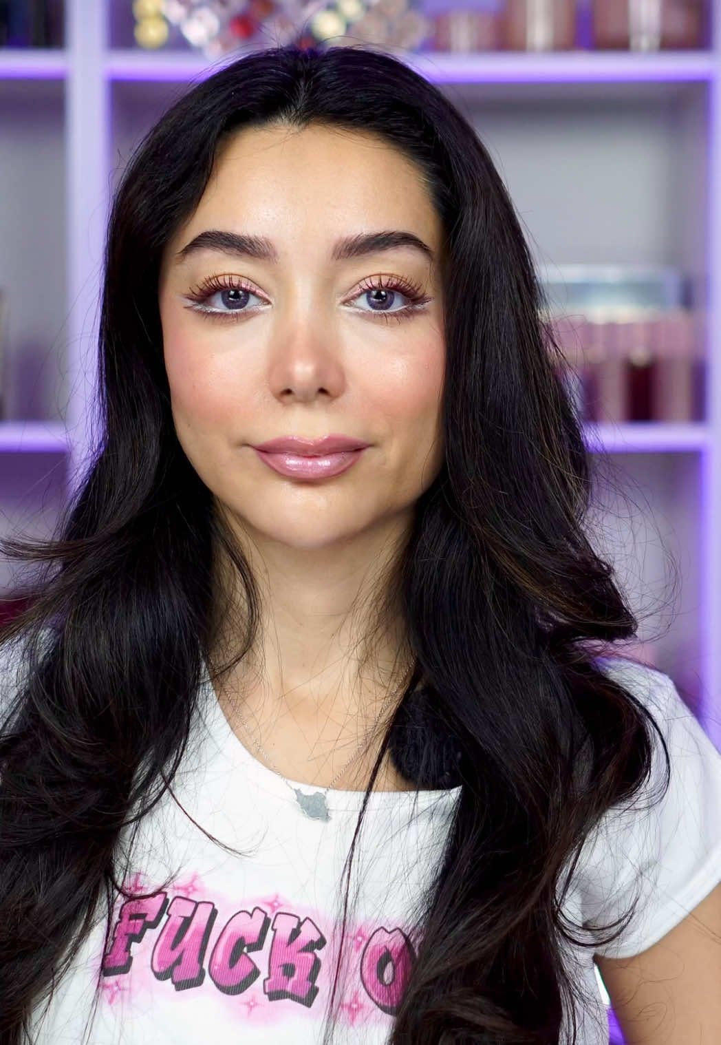 ۲ تا دوست صمیمی داری؟  Products used:  Tinted moisturizer by @bareMinerals  Blush stick by @Charlotte Tilbury  Concealer by @NARS Cosmetics  Setting powder by @DIBSBEAUTY  Eyeliners by @Smashbox Cosmetics and @ColourPop Cosmetics  Eyeshadow by @urban decay  Mascara by @Makeup Revolution  Blush by @Patrick Ta Beauty  Lip liner by @Too Faced  Lip balm by @pradabeauty  Lipgloss by @Fenty Beauty  Highlighter by @Benefit Cosmetics 