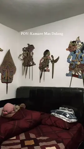 Pov aku yang seimut ini menikah dengan mas dalang. Setiap sudutnya adalah seni✨ #fyp #wayangkulit #seniman #dalanggenz #dalang #dalangseno #viral #viralvideo #sinden #sindenjawa @Arif Nur Seto 