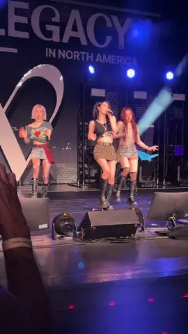 @VIVIZ Kansas City 🏙️ #kpop #kpopfypシ #kpoptiktok #viviz #kpopfyp 