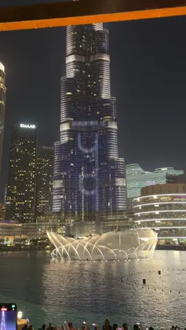 Dubai fountain is back ⛲️😍🇦🇪 after 5 months waiting 😍 ➖➖ عودة نافورة دبي بعد غياب ٥ شهور 😍🇦🇪❤️ ➖➖ #dubai#دبي 