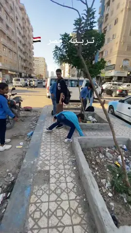 لما كنت قده كنت بشتري مسدس مياه والعب بيه 😂
