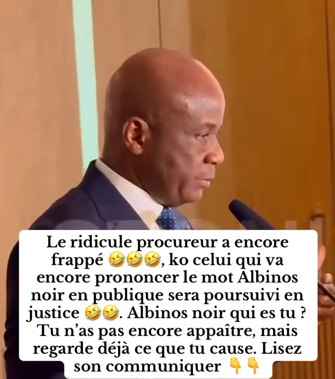 COMMUNIQUÉ DU PROCUREUR DE LA RÉPUBLIQUE   PRÈS LE TRIBUNAL DE GRANDE INSTANCE D'ABIDJAN   RELATIF À L’UTILISATION DE L’EXPRESSION « ALBINOS NOIR »   Le Procureur de la République constate, avec une vive préoccupation, l’usage croissant et inapproprié de l’expression « albinos noir » sur les réseaux sociaux et dans certains médias en ligne. Cette expression, à connotation discriminatoire, porte atteinte à la dignité des personnes atteintes d'albinisme et constitue une violation des droits fondamentaux garantis par la Constitution et les conventions internationales ratifiées par la Côte d'Ivoire. Il convient de rappeler que toute stigmatisation fondée sur l'apparence physique, l'état de santé ou le handicap, est prohibée par la loi. En vertu des dispositions des articles 185 et suivants du Code pénal, tout propos, écrit ou comportement incitant à la haine, à la moquerie ou à la discrimination envers un groupe de personnes est passible de poursuites judiciaires. Le Procureur de la République tient à avertir que désormais, l'utilisation publique ou médiatique de ladite expression fera l’objet de poursuites sans préavis, conformément aux lois en vigueur.  La Côte d’Ivoire est un État de droit fondé sur les principes de respect de la dignité humaine, de la tolérance et du vivre-ensemble. Aucune forme de discours haineux ou discriminatoire ne saurait y être tolérée. Fait à Abidjan, le 1er octobre 2025 Le Procureur de la République
