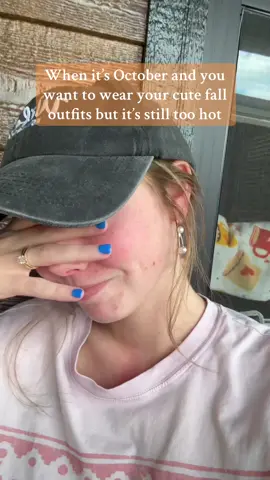 My cheeks are literally turning red from sitting outside😭😭 #fall #octobermood #october  