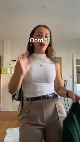 Le :) parce qu’il fait beau en ce moment 