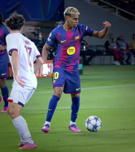 يامال يتلاعب ب لاعبيين باريس😳🔥❤️ @Lamine Yamal  #barcelona #برشلونه #championsleague #الشعب_الصيني_ماله_حل😂😂 
